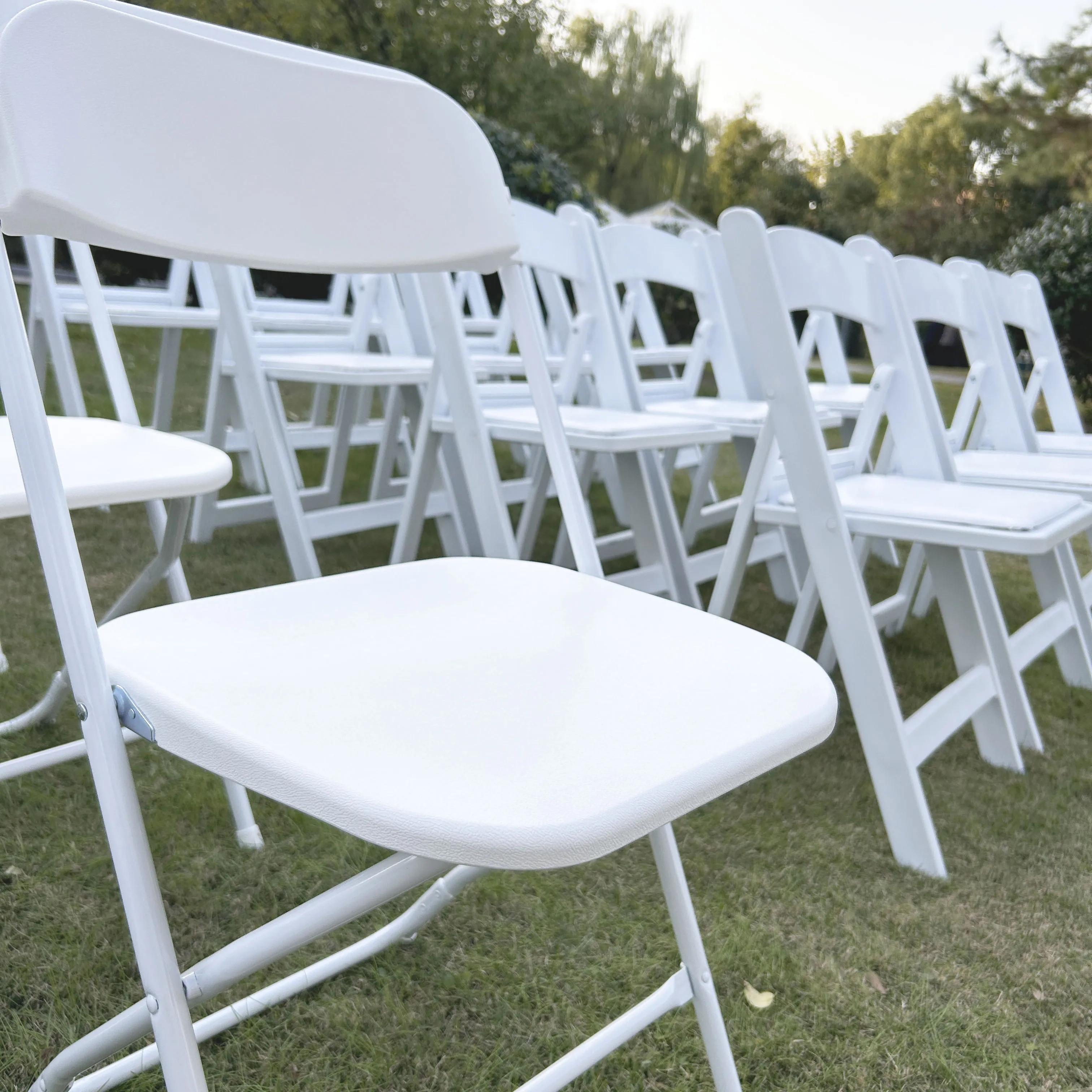Wholesale Plastic Garden Chairs Dining Restaurant White Foldable Chairs for Events Lightweight Folding Camping Chair For Event