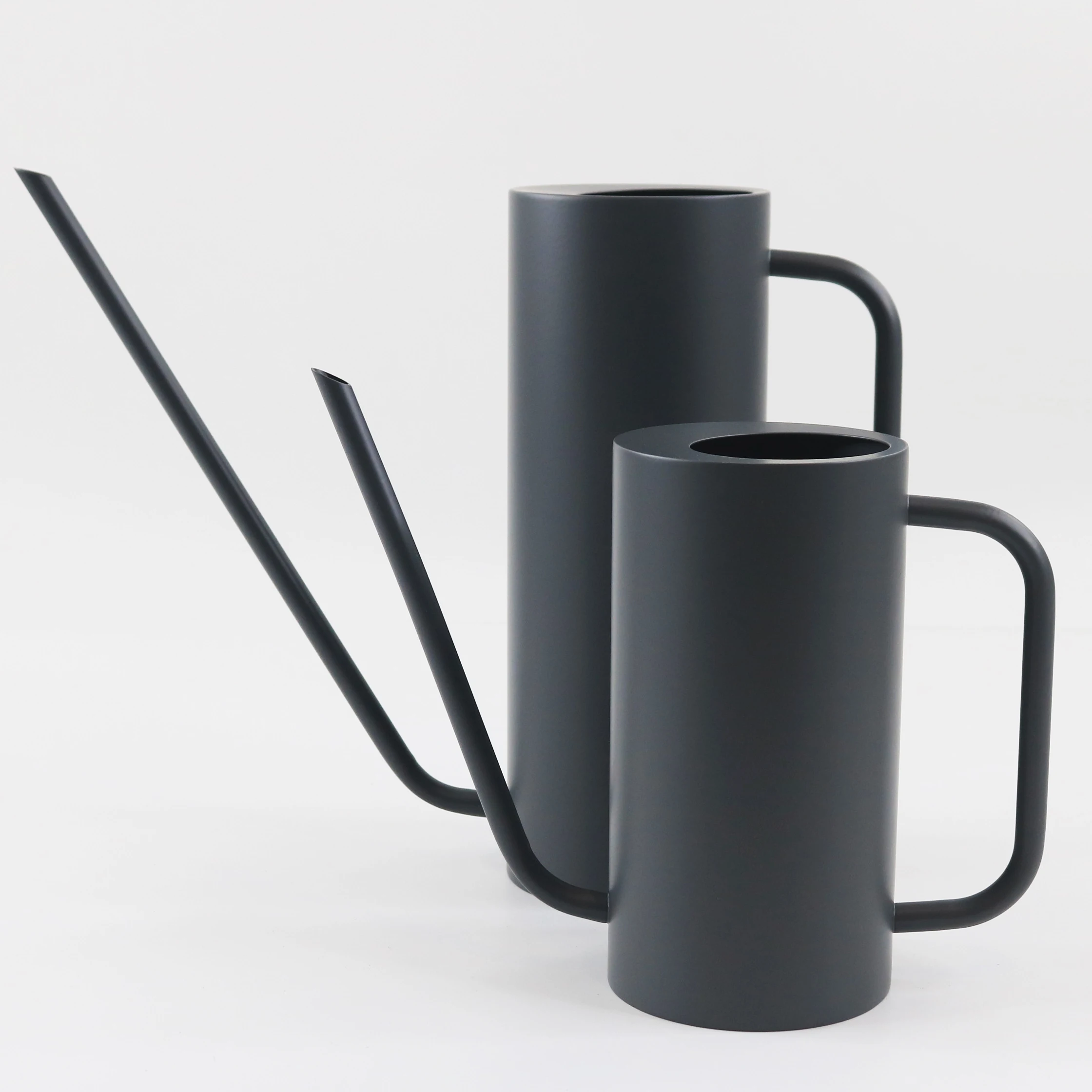 Стильный высокий разбрызгиватель садовый тонкий Лейк из нержавеющей стали