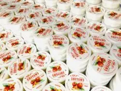 Best Selling White Petroleum Jelly Packing 250 ML with great price Lemon / Mango /Strawberry /Peach/Apple