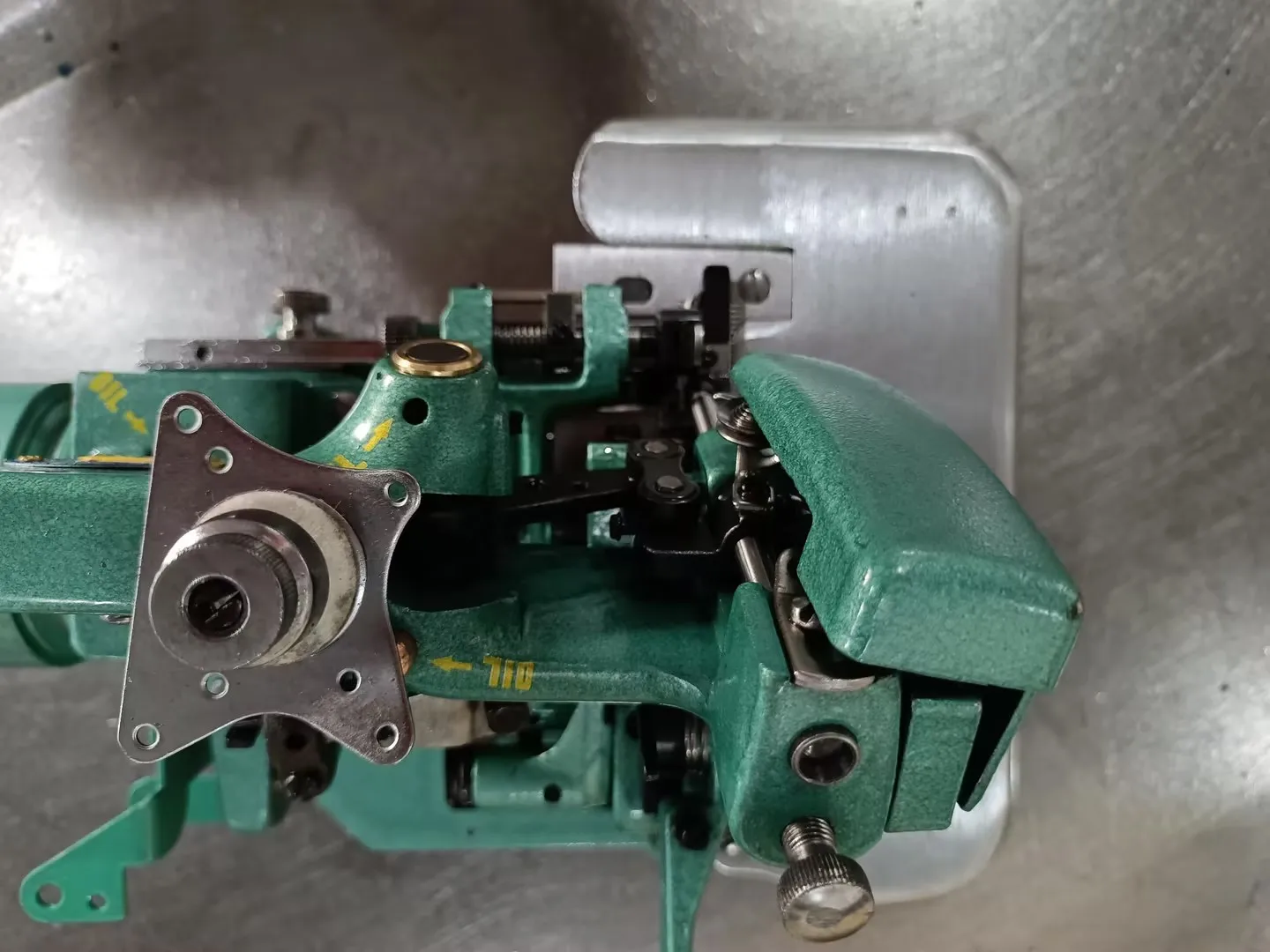 JUKKY GN1-6D Manual Feed High-Speed 3-Thread Overlock Sewing Machine Portable Mini Electric Knitting Fabric Home Factory Direct