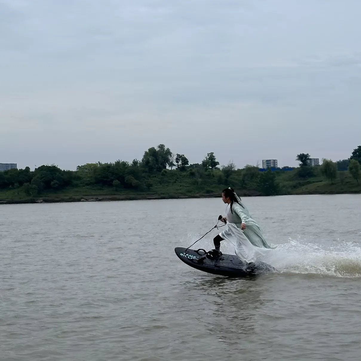 Faster 15KW Electric Jet Board Motorized Surfboard for Vacation Rental Business