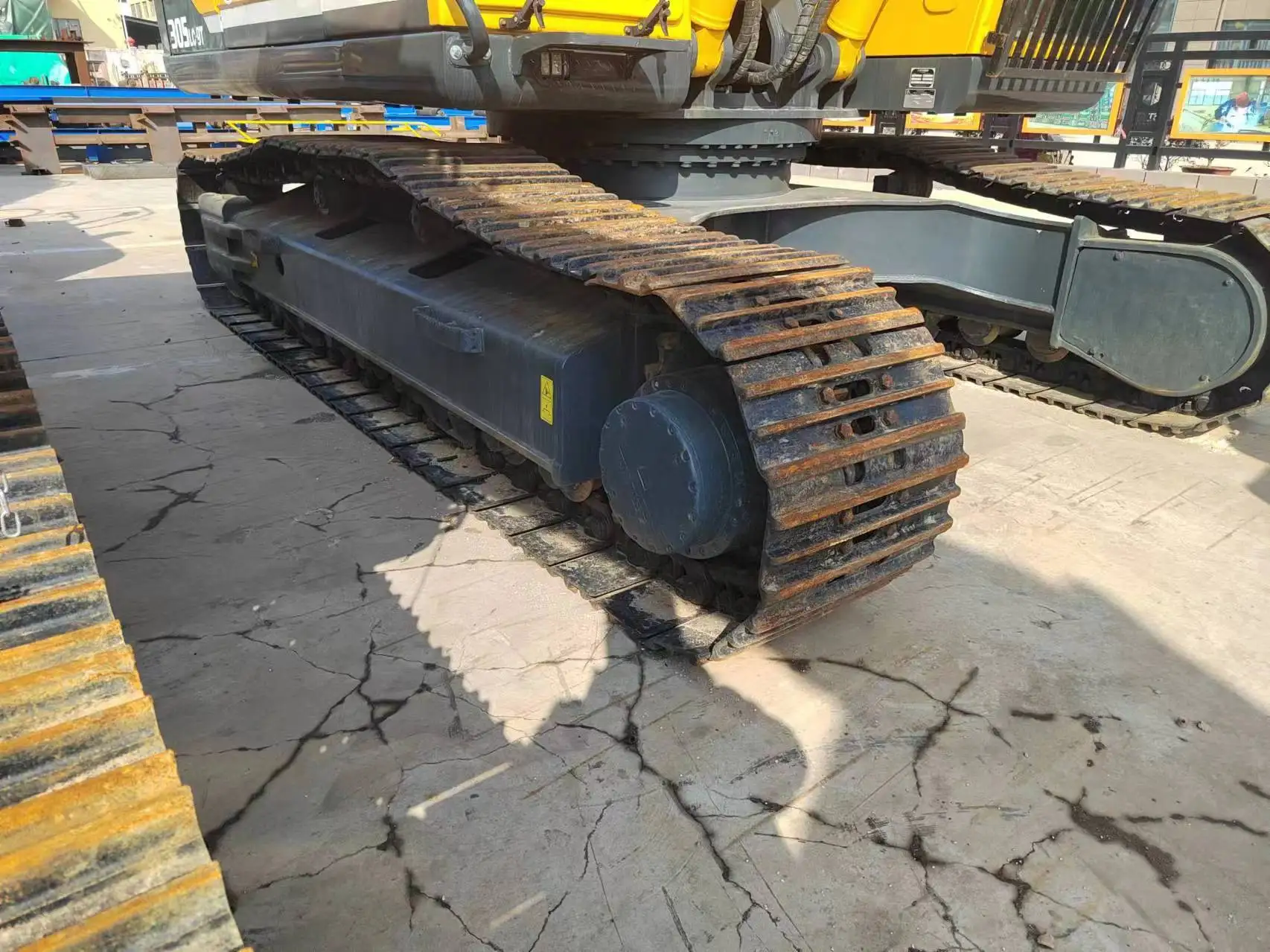 Good Price 30 Ton Used Crawler Excavator Hyundai 305LC-9T Tracked for Sale