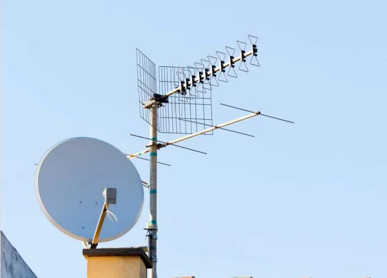 430MHz~470MHz 9dBi Vertical Polarization Yagi Antennas with TNC- Male Connector Outdoor Anti-Jamming Antenna