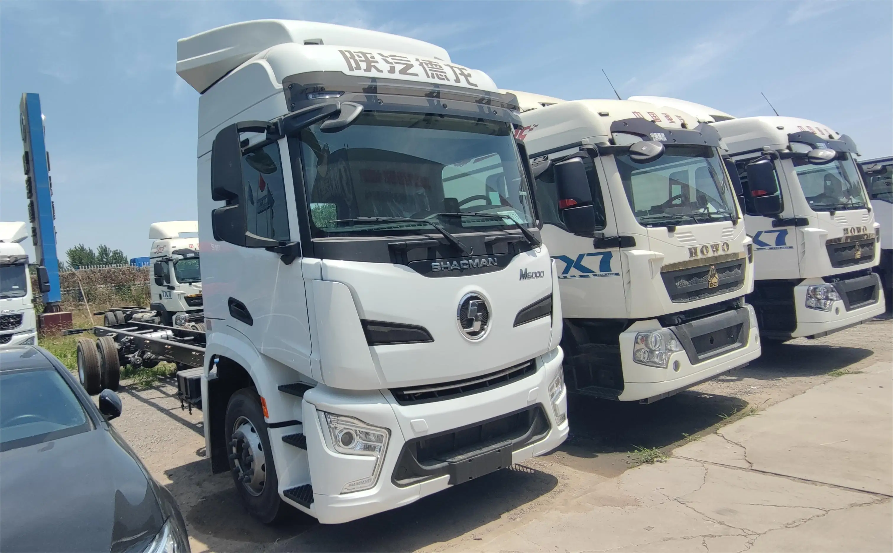 Best Price SHACMAN Delong M6000 4X2 Cargo Middle Truck Automatic Transmission Truck