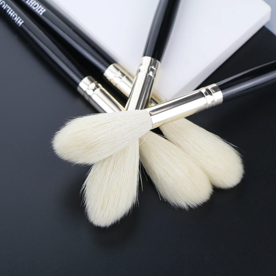 BEILI высококачественная кисть для хайлайтера из козьей шерсти, белая натуральная Кисть для макияжа с логотипом, производство кистей для макияжа, бесплатные образцы, 1 шт.