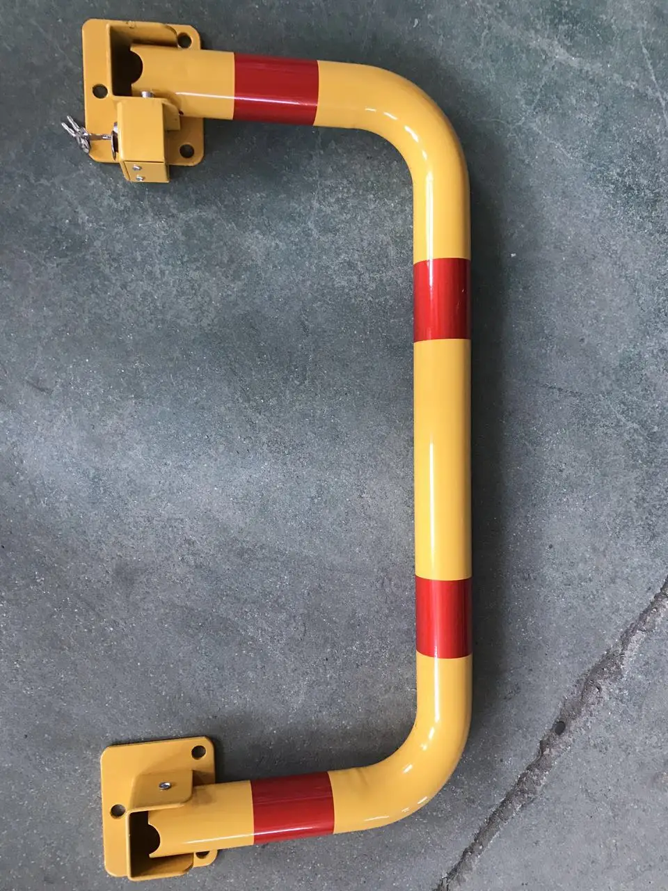 Yellow Black Simi automatic Parking Lot Barrier, Parking lock bollard