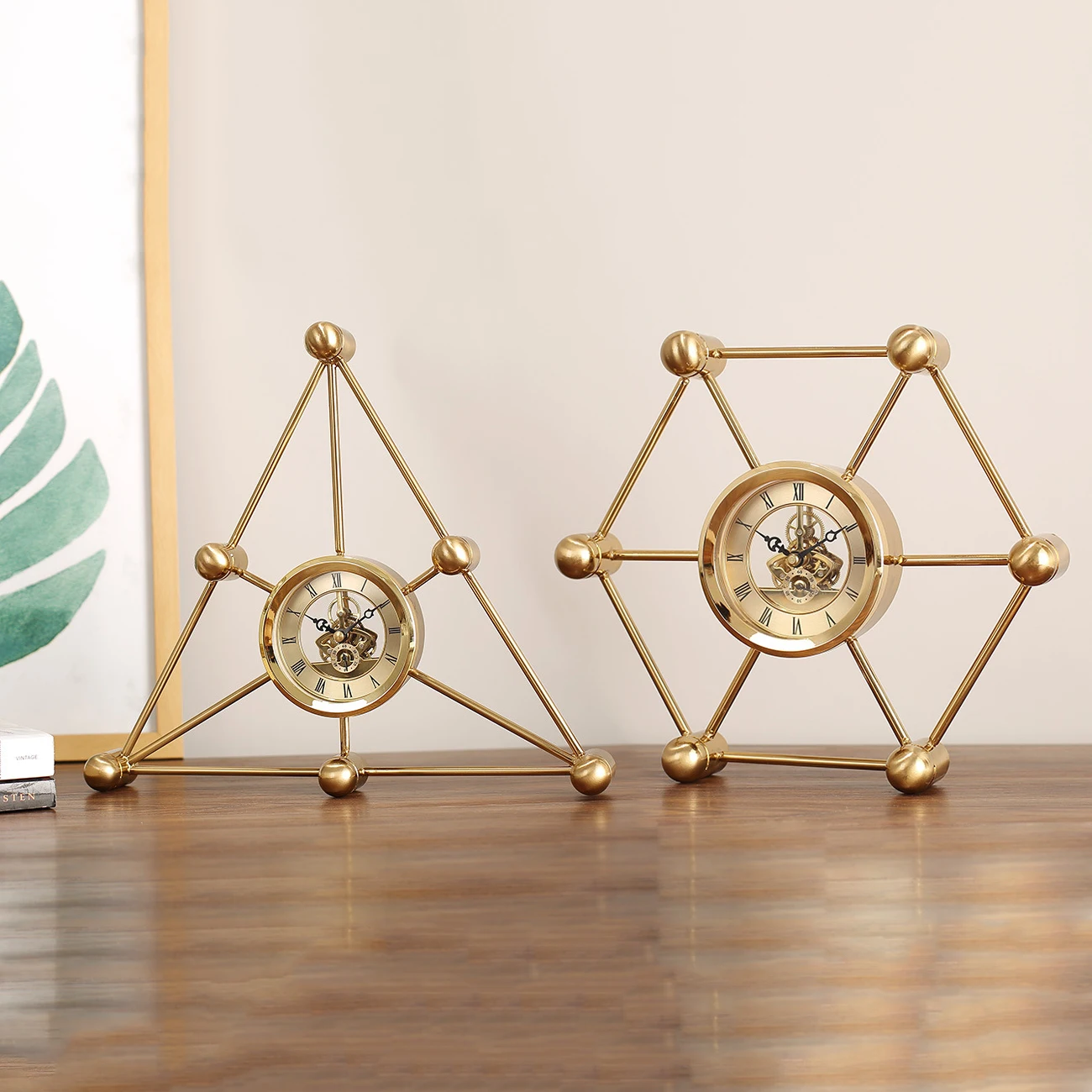 Custom Hand Made Cute Classic Triangle Shape Frame Mini Metal Clock For Home