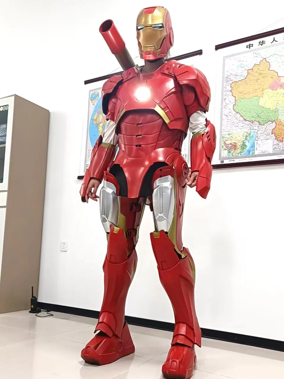 Professional Manufacture Realistic Wearable LED Large Cosplay Cool Robot Superhero Mascot Iron Suit Costume