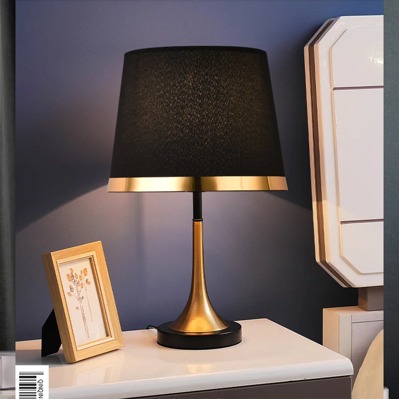 Home Decor Metal Crafts Light Luxury European Vintage Light Bedroom Decoration Bedside Lamp Warm Decoration Ornaments Gift