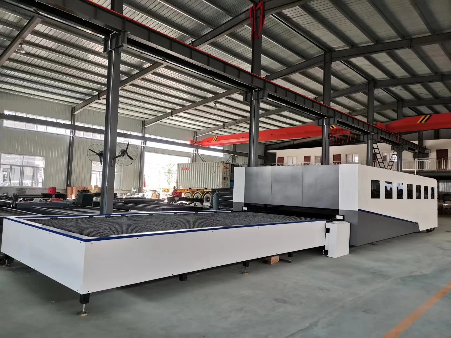 3Kw 6Kw 12Kw 20KW metal working laser cutter with protect cover