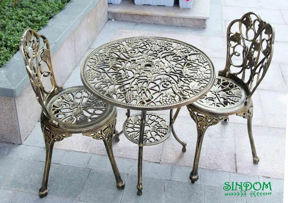 Outdoor Rustproof Cast Aluminum Patio Table and Chair Furniture with Grape Pattern