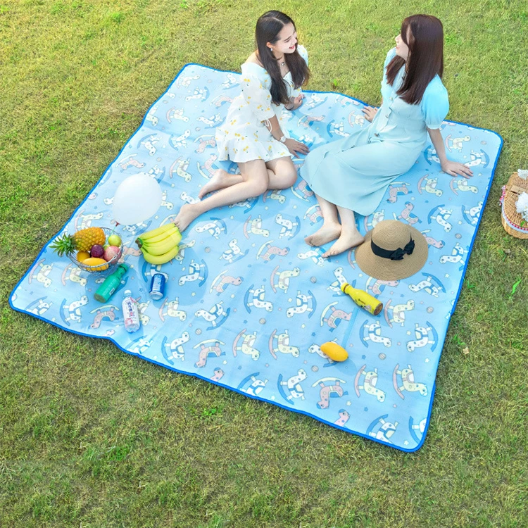 Waterproof and moisture-proof lawn mats picnic mats picnic mats for picnics on the beach