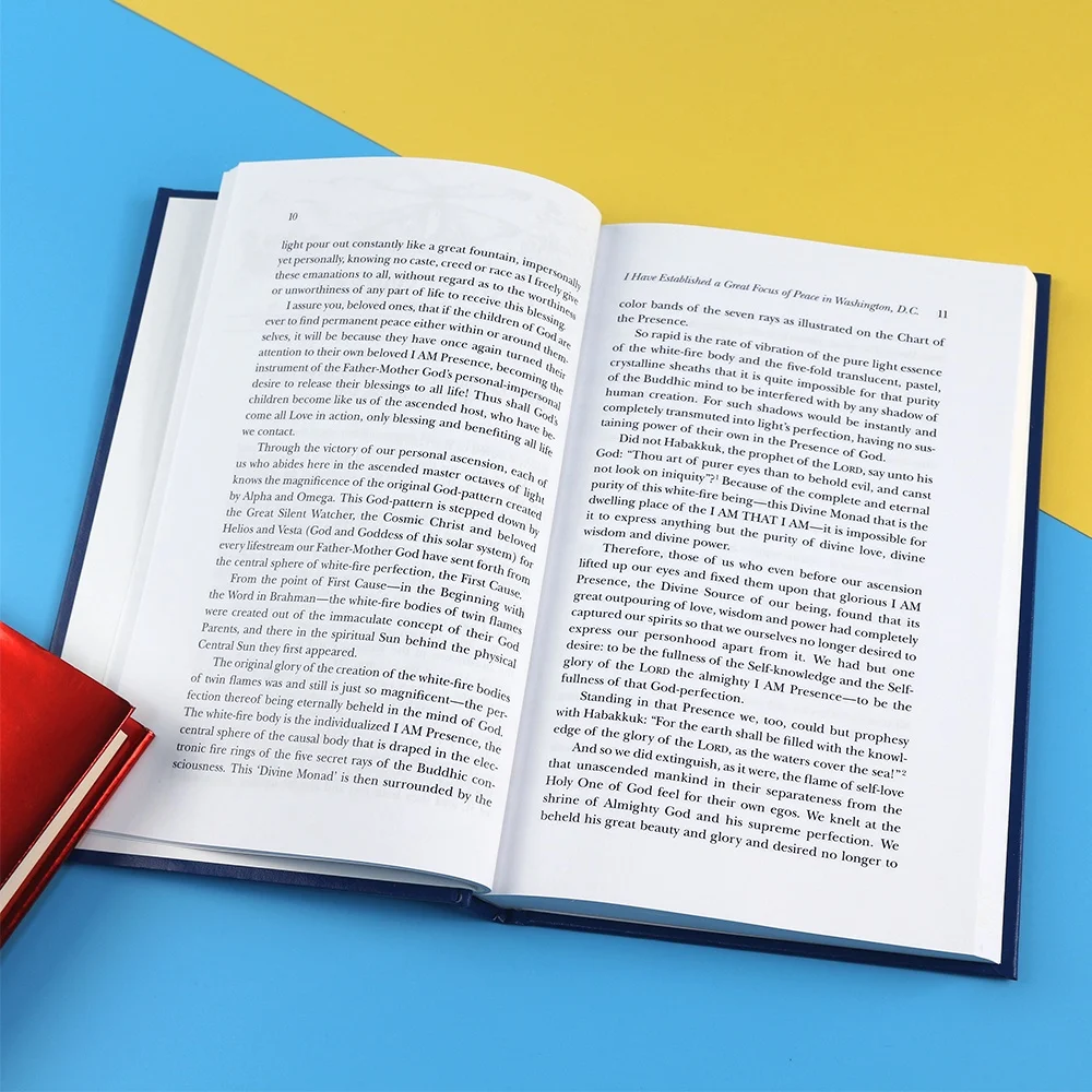 Print On Demand Full Color Gold Foil Stamping Novel Book Sewn Binding Hardcover Book Printing Service