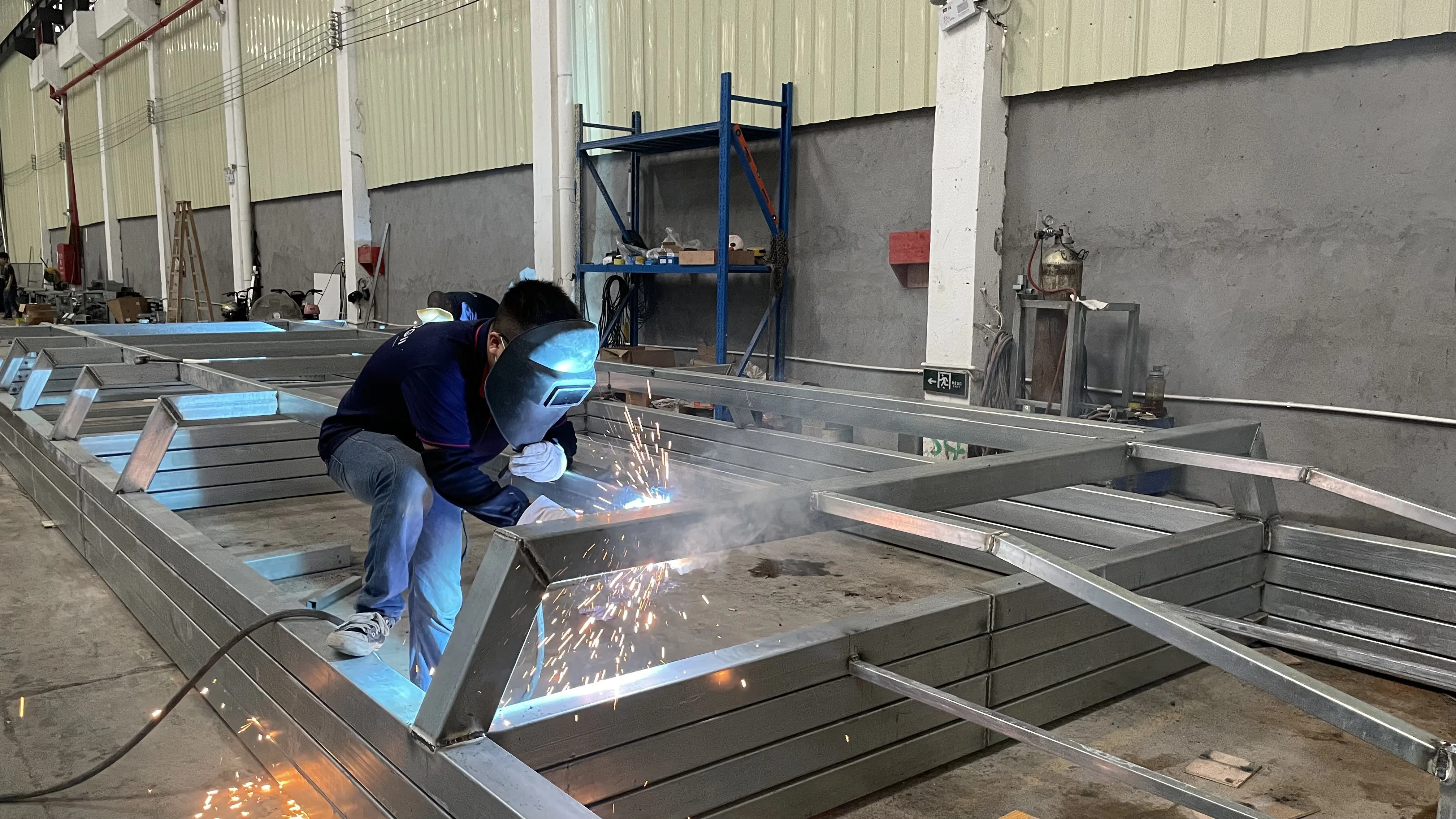 Tiny Trailer Portable Prefabricated Prefab House Foldable Steel Capsule Container Cabin Mobile Modular Housing