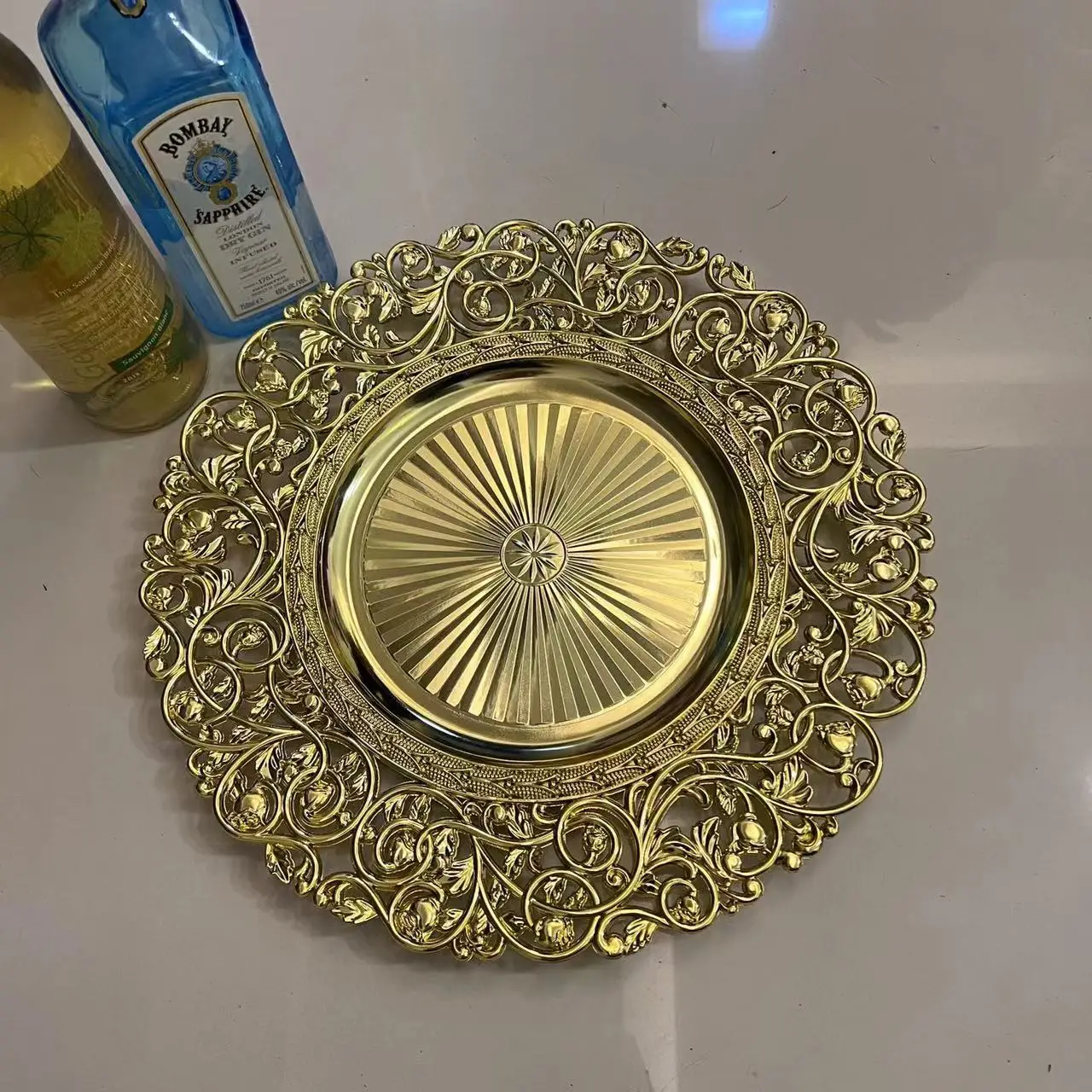 2023 new luxury round 37cm  decorative mirror underplate wide gold silver rim wedding dinner charger plates
