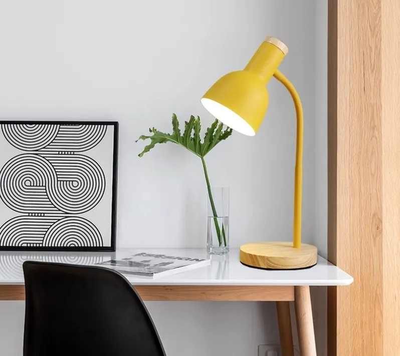 Solid wood base American simple 360 degree silicone hose adjustable lamp table for study reading