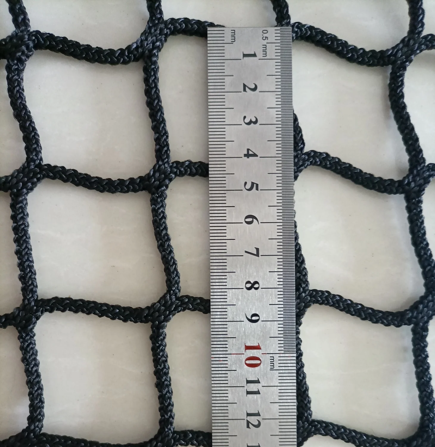 Black PP knotless fence net