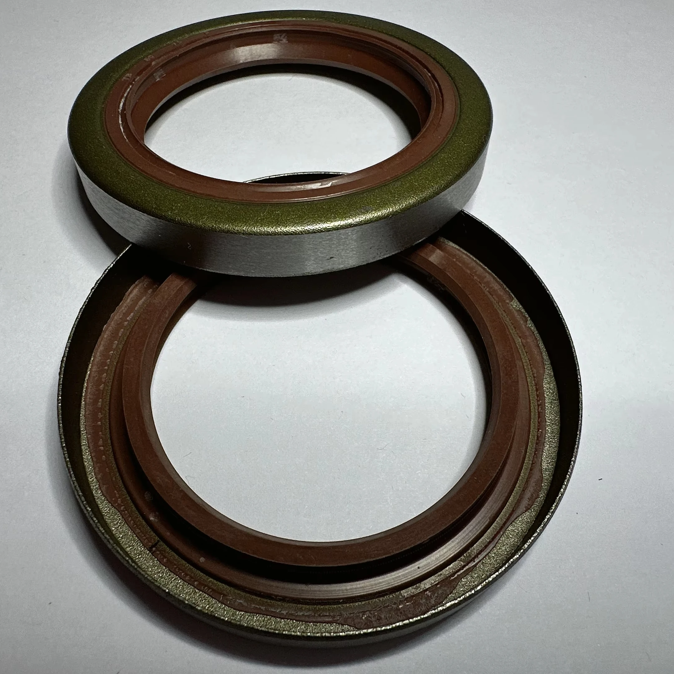 High quality TC TB VC customized skeleton FKM NBR dustproof oil seal for cars