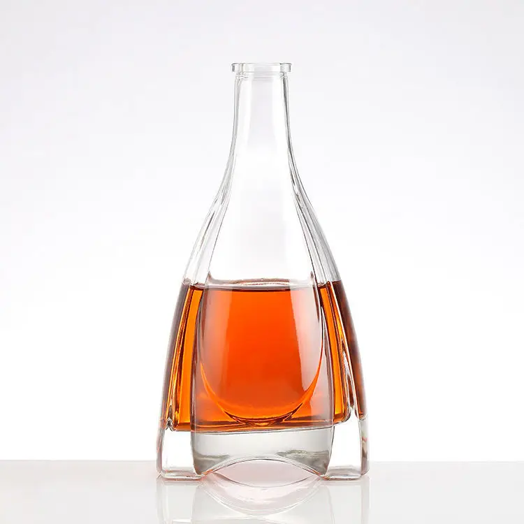 2024 hot sale 500ml Crystal white high-grade empty glass bottle unique empty glass brandy whisky bottle 500ml