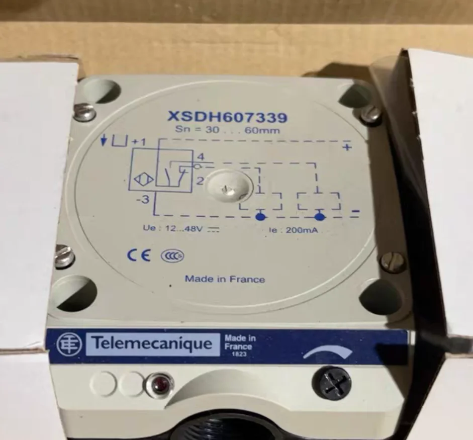 XSDH607339 XSDH-607339 original new proximity  inductive sensor in stock