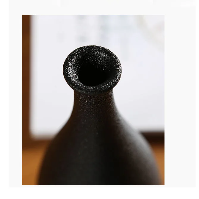 Hot Selling Black Matte Mini Ikebana Nordic Luxury Ceramic Flower Vase China Traditional Vase Home Decor