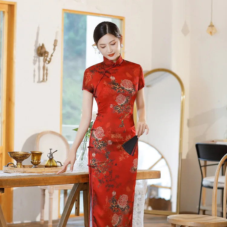 Оптовая продажа 2023 лето и осень новинка длинное атласное платье Qipao в стиле ретро банкетный двухслойный костюм для похудения