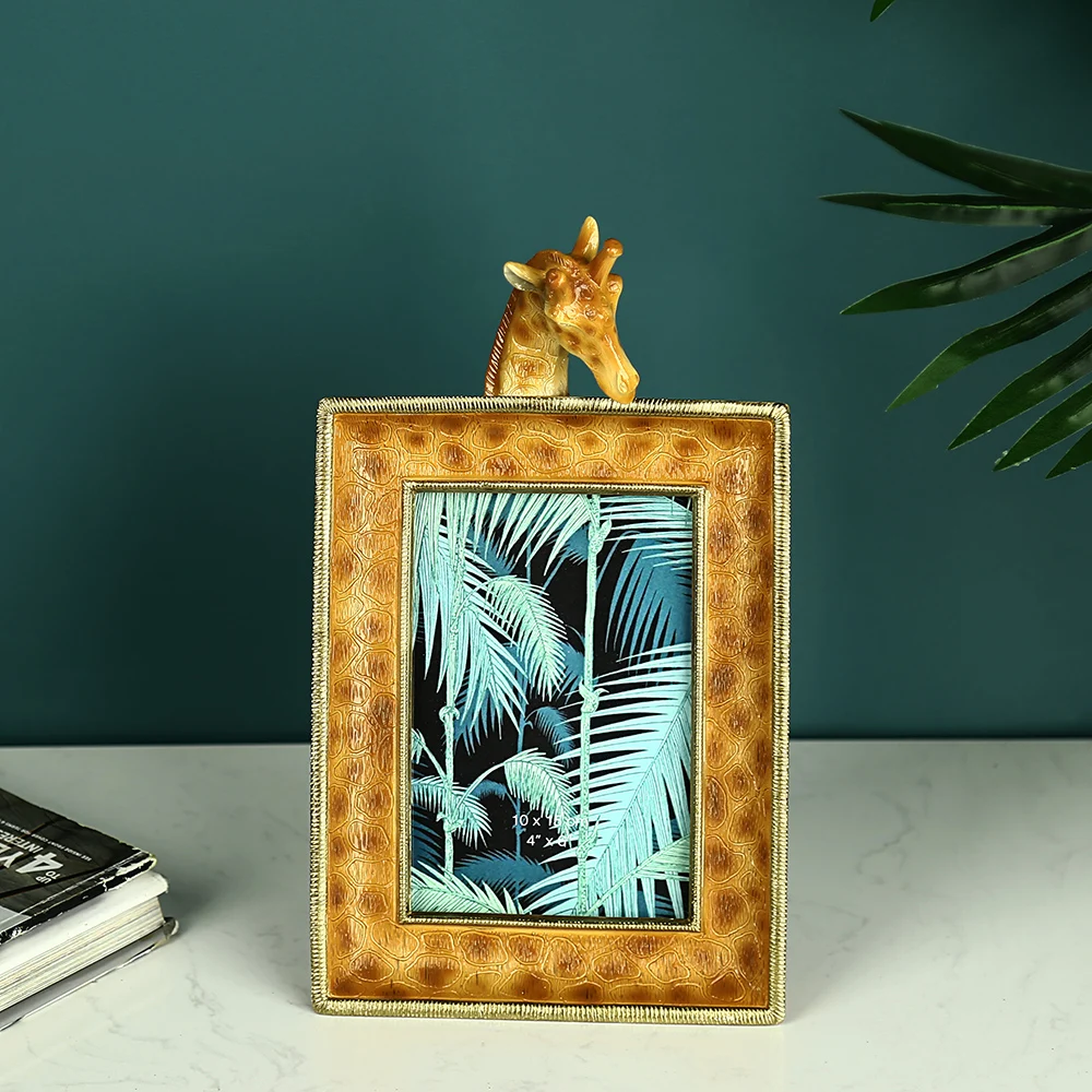 Resin Gold Giraffe Photo Frame Customized for Home Decor