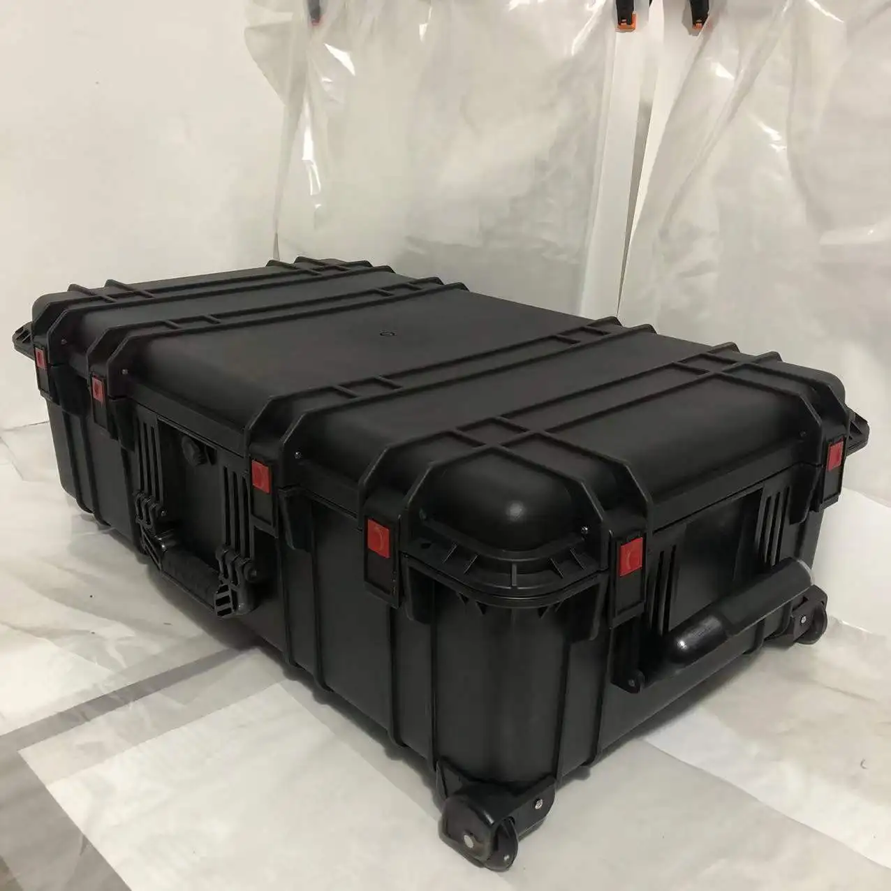 DPC138-3 905*525*305mm Largest wheels plastic case in good price