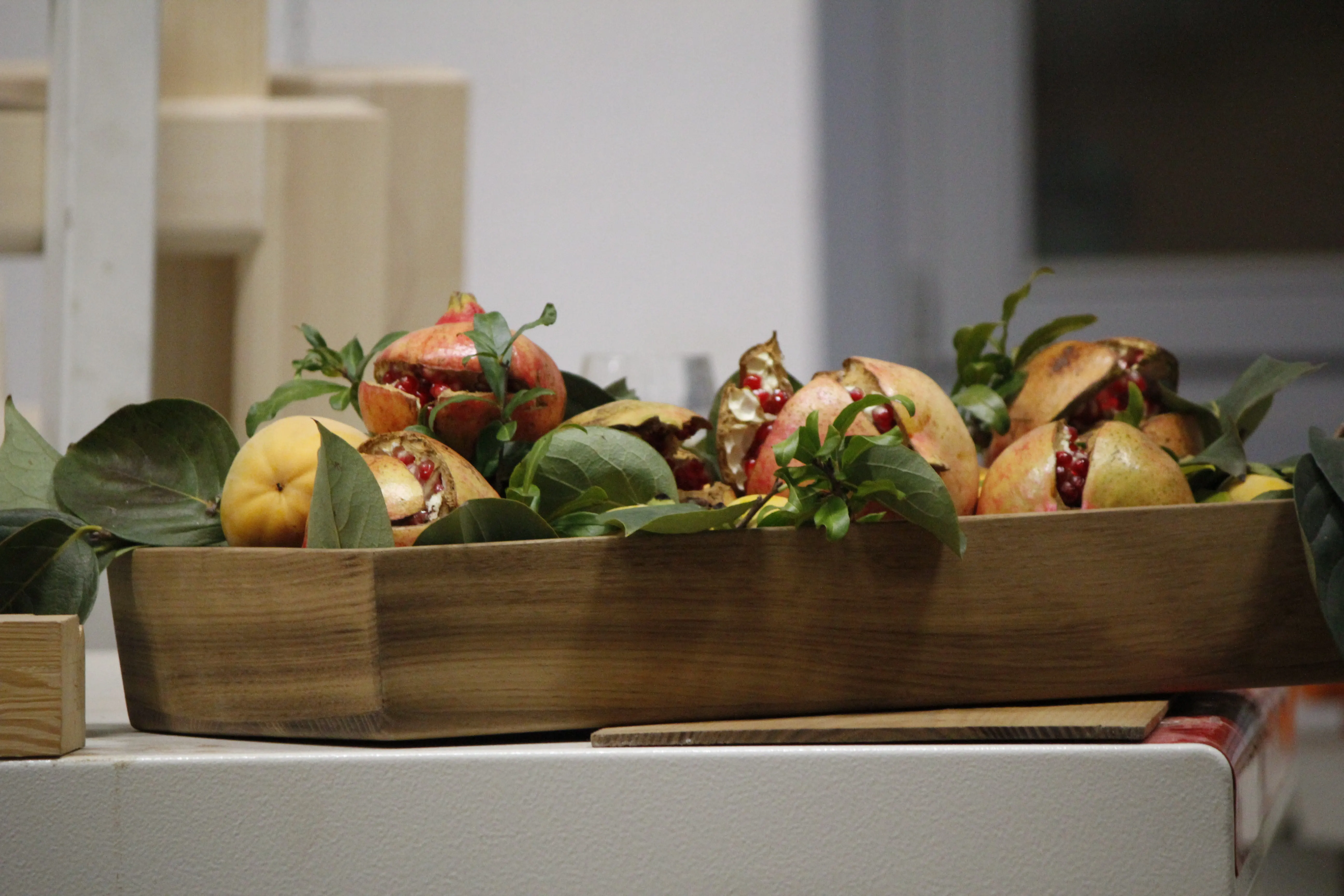 Italian Brand No Chemicals Pefc Certified Hand-Carved In Heat-Treated Oncarved Fruit Bowl Decorative Objects for Kitchen House