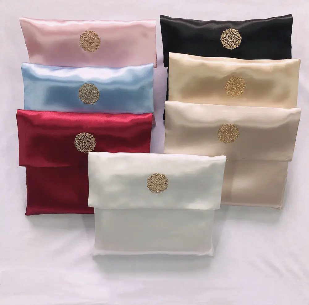 2024 Newest Muslim Prayer Rug gift For Women Fold able Muslim Gift Thick Carpet Kids Prayer Mat with high quality