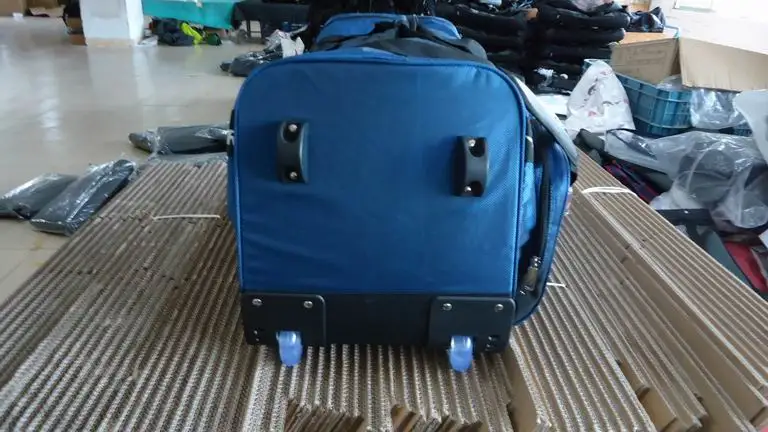 
wholesale wheeled Sports cricket Kit equipment Bag 