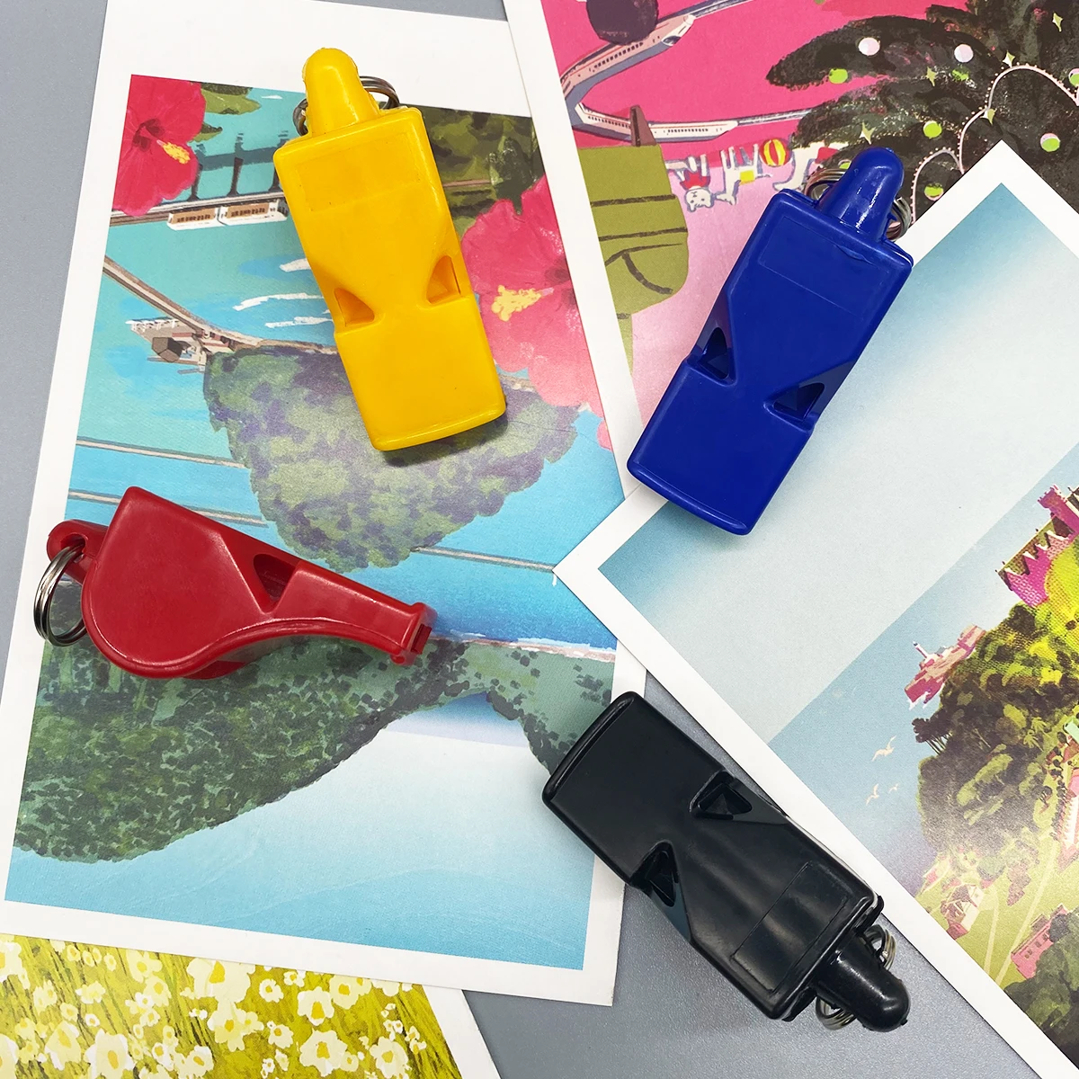 2024 New Arrivals Factory Wholesale Outdoor Emergency Referee Fox Whistle With Blister Card Packing Whistle