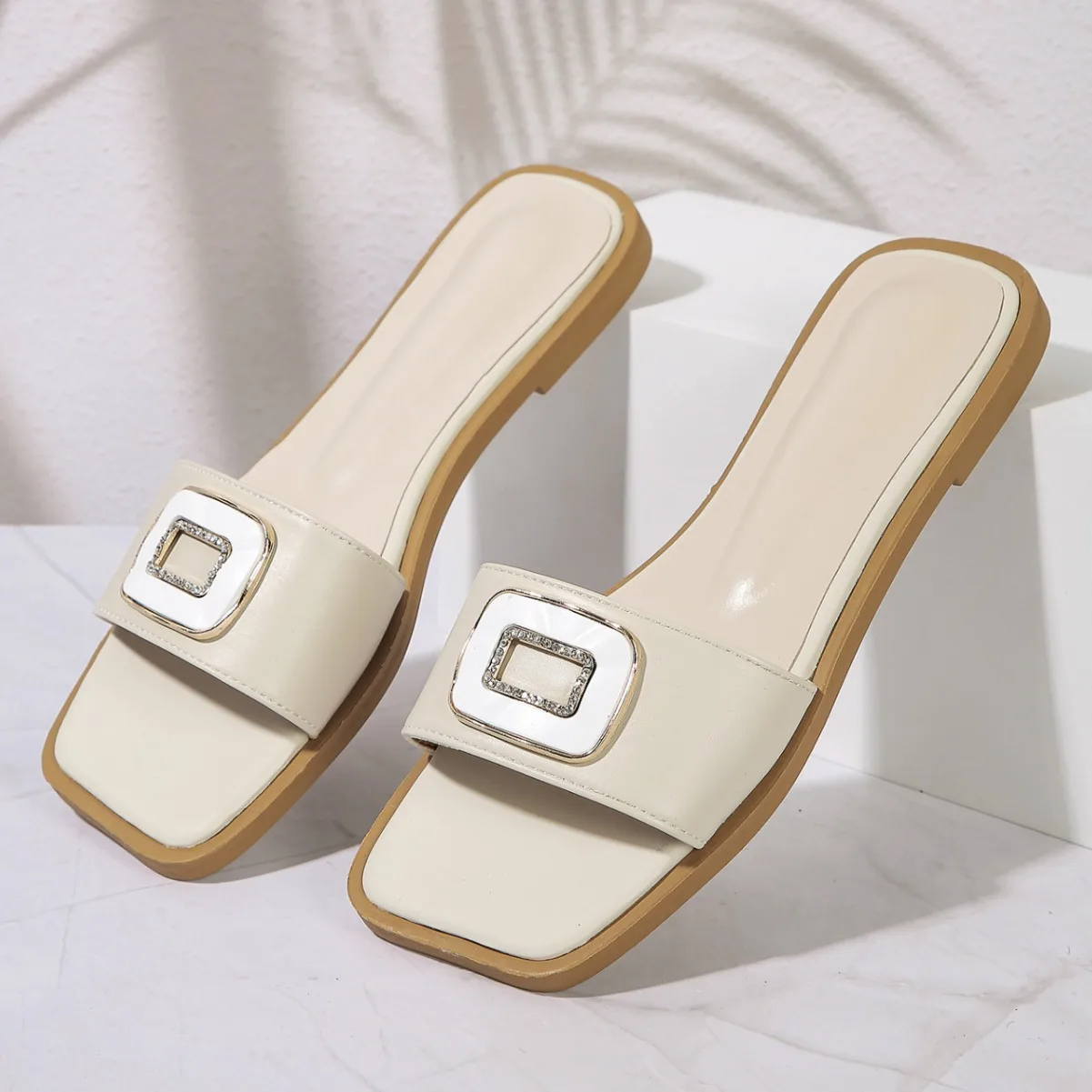 Foreign trade plus size slippers for women wearing summer new fashionable flat bottomed spring casual sandals