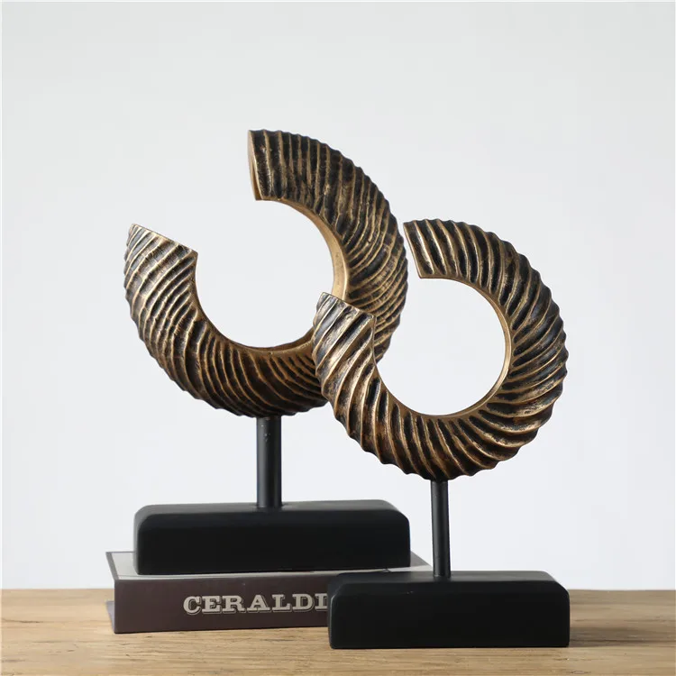 Nordic Luxury Resin Art Craft Pieces Gold Luxury Decor Ornament Retro Home Decoration for Living Room