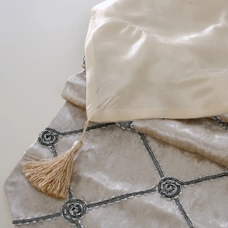 
High-grade luxury tape embroidered velvet fabrics Christmas decorative table runner for home hotel banquet 