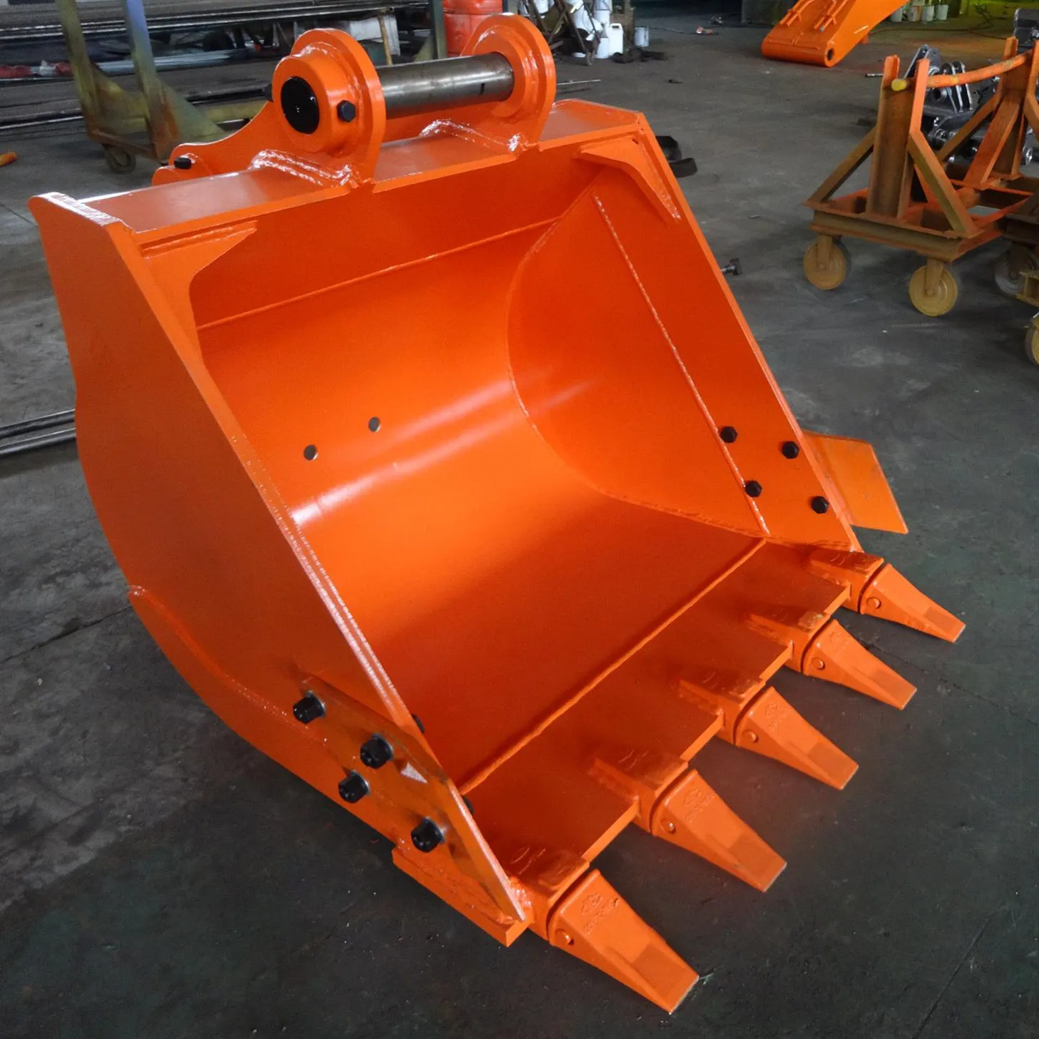  Экскаватор Hella 304 с граблями чистый ковш для