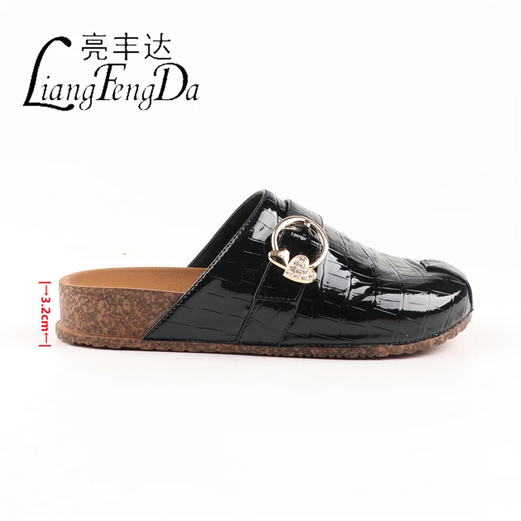 Summer Closed Toe Casual Half Slippers For Women Flat Female Ladies Soft Beach Leather Sandals Slides Slippers heel protection