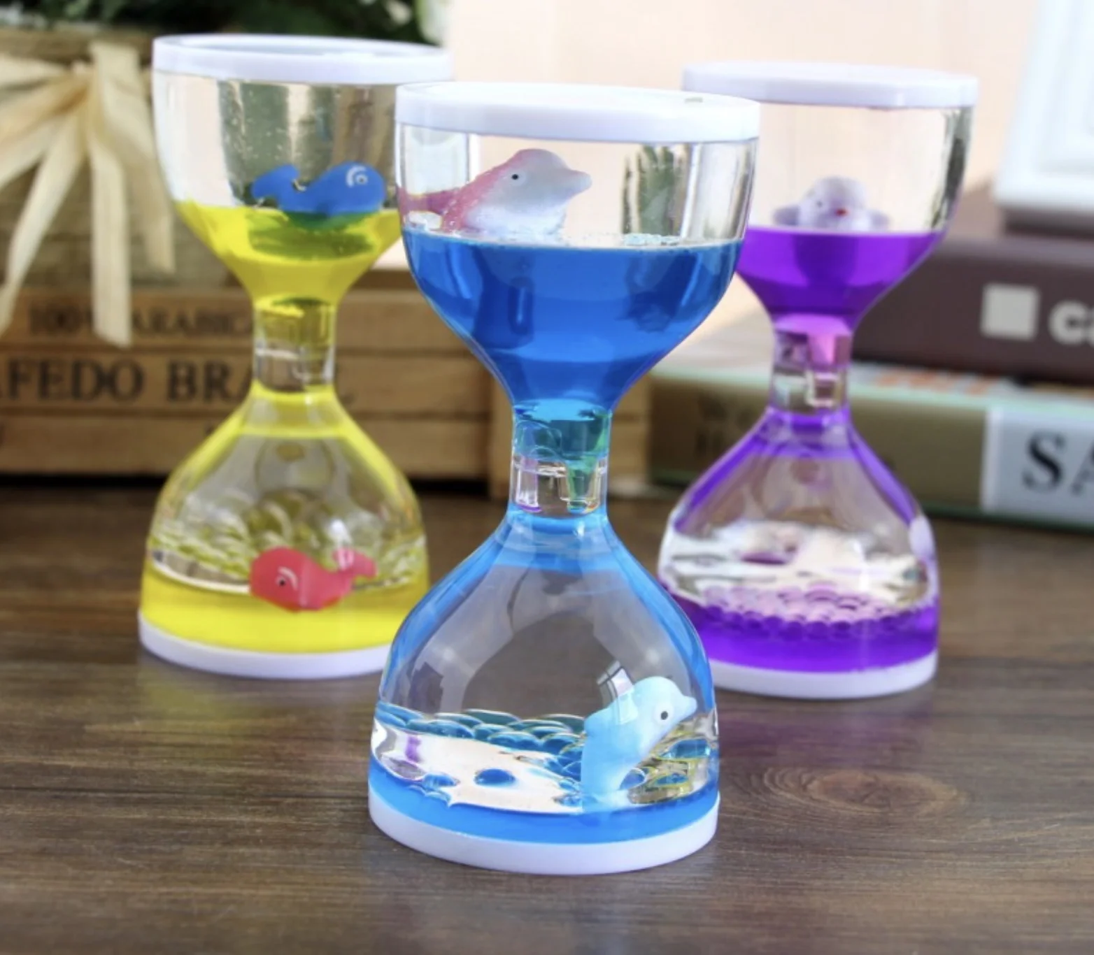 Oil spill hourglass handicraft ornament with animal toy gift