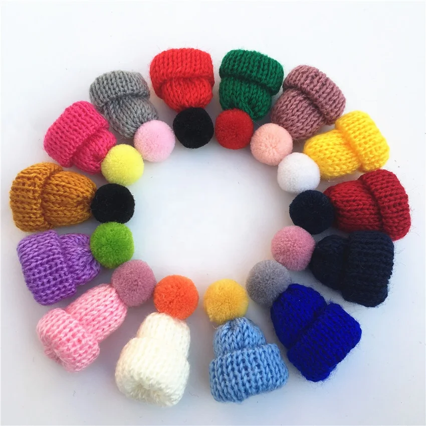 Mini Hat for Crafts Christmas Knit Hat and Scarf Red Green Knitted Wool Ornament Cute Doll Clothes Accessory Toy Decor