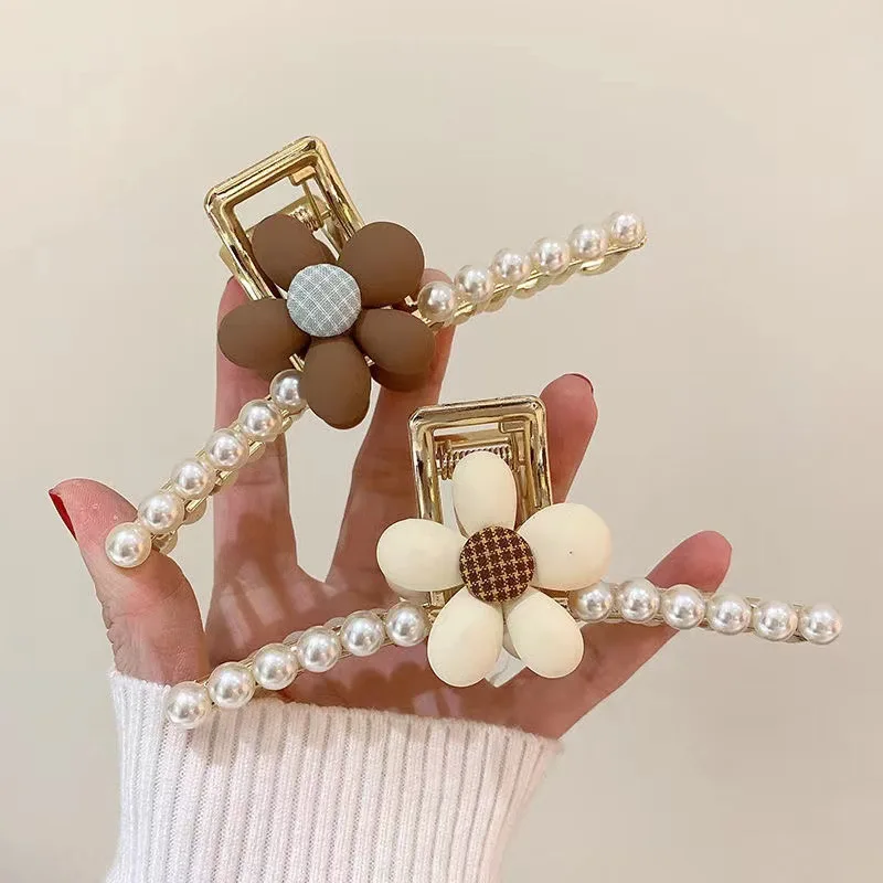 2024 New Temperament  Flower Hair Clip Claw For Women Fashionable Shark Hair Clips Versatile Metal Hair Clips For Girls