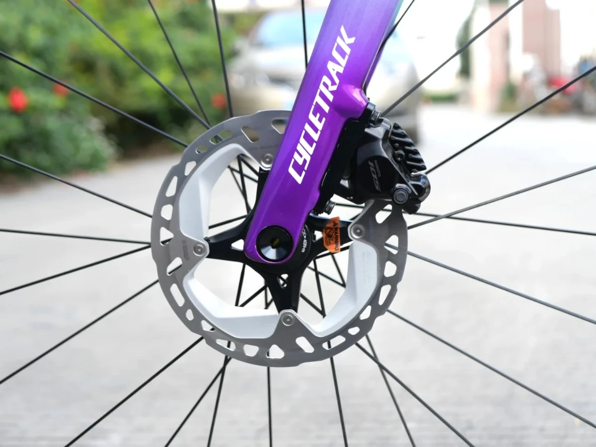 Cycletrack Shimanos 105 Di2 Electronic Shifter Cycle for Man Women Road Bike T1000 Carbon Fiber Road Bicycle