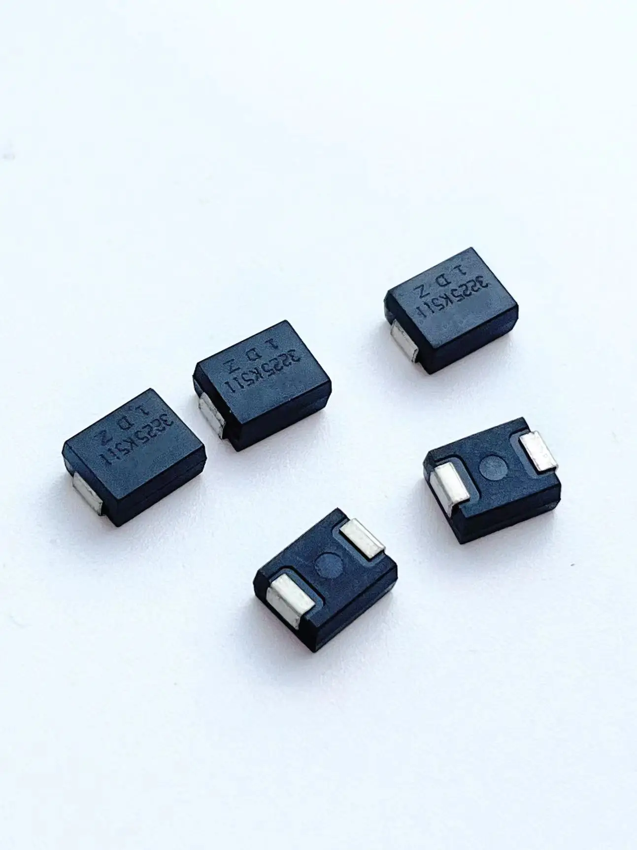 SMD varistor 3225k561 чип