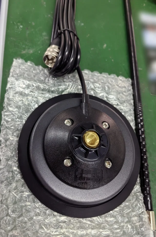 CB82 27MHz Mobile Car Antenna 27.2MHz 27.135MHz Whip Mobile Vehicle Antenna Magnetic Base Antenna for Car Radio Communication