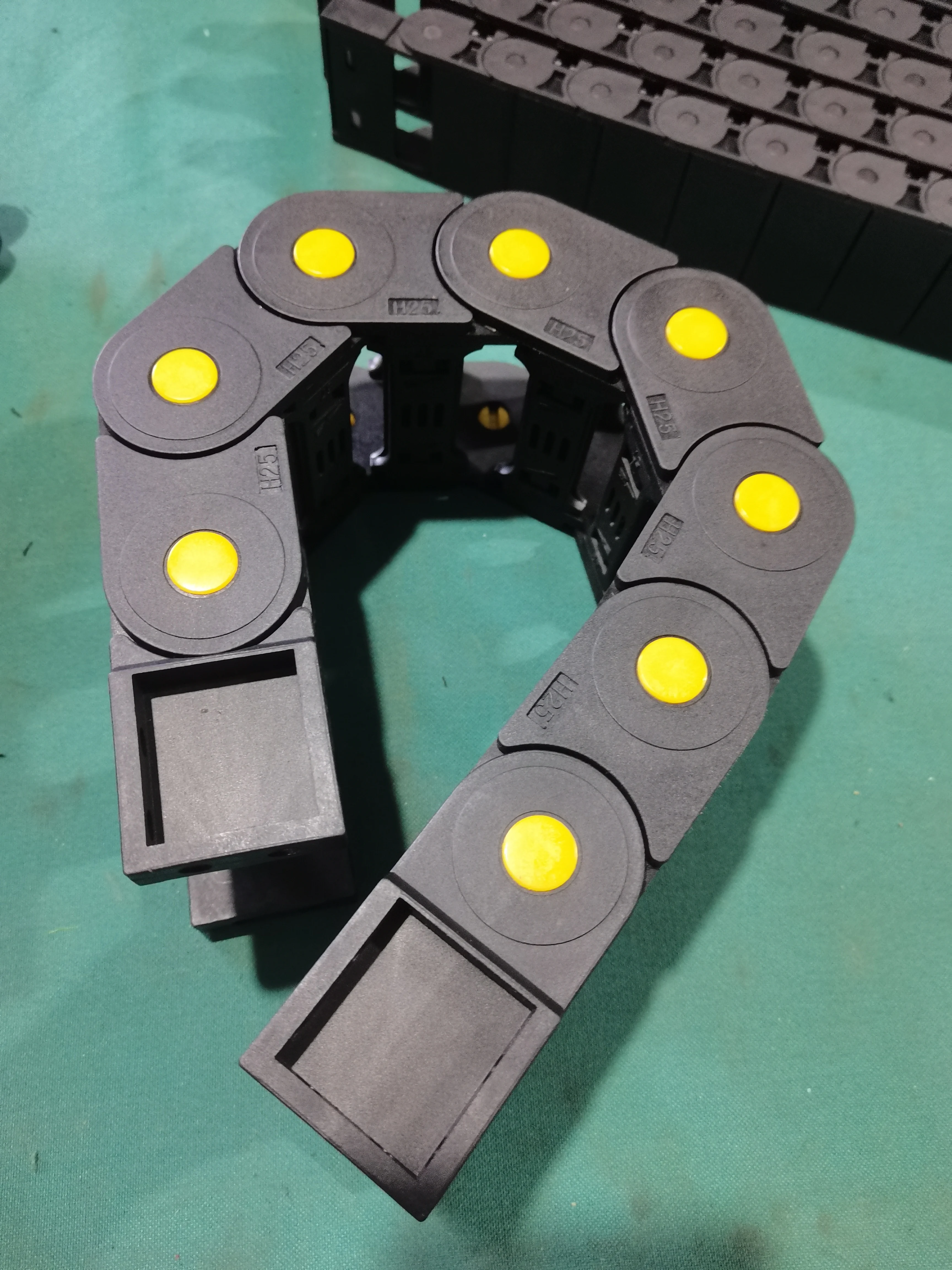 High speed Nylon Material Electrical Bridged Fully Closed Cable Carrier Drag Chain