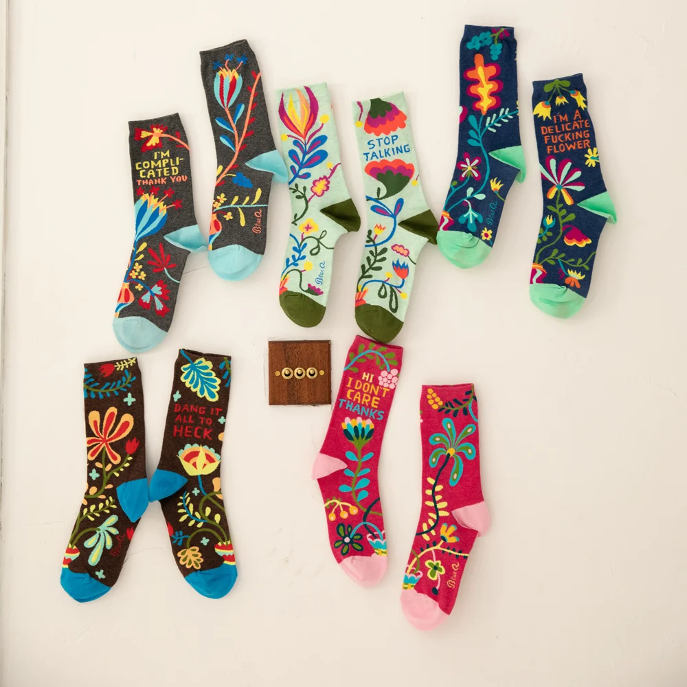 Custom 2021 Hot Sale Cotton Jacquard Comfy Pastel Women Fashion Crew Socks