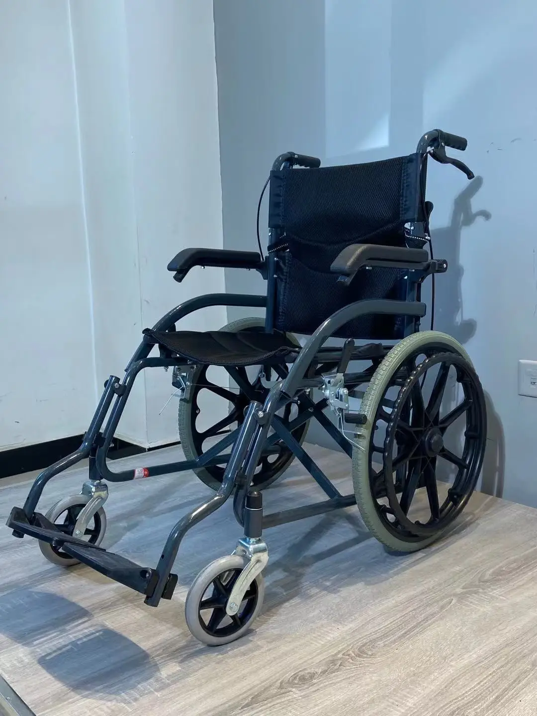 Factory direct 16 inch manual wheelchair