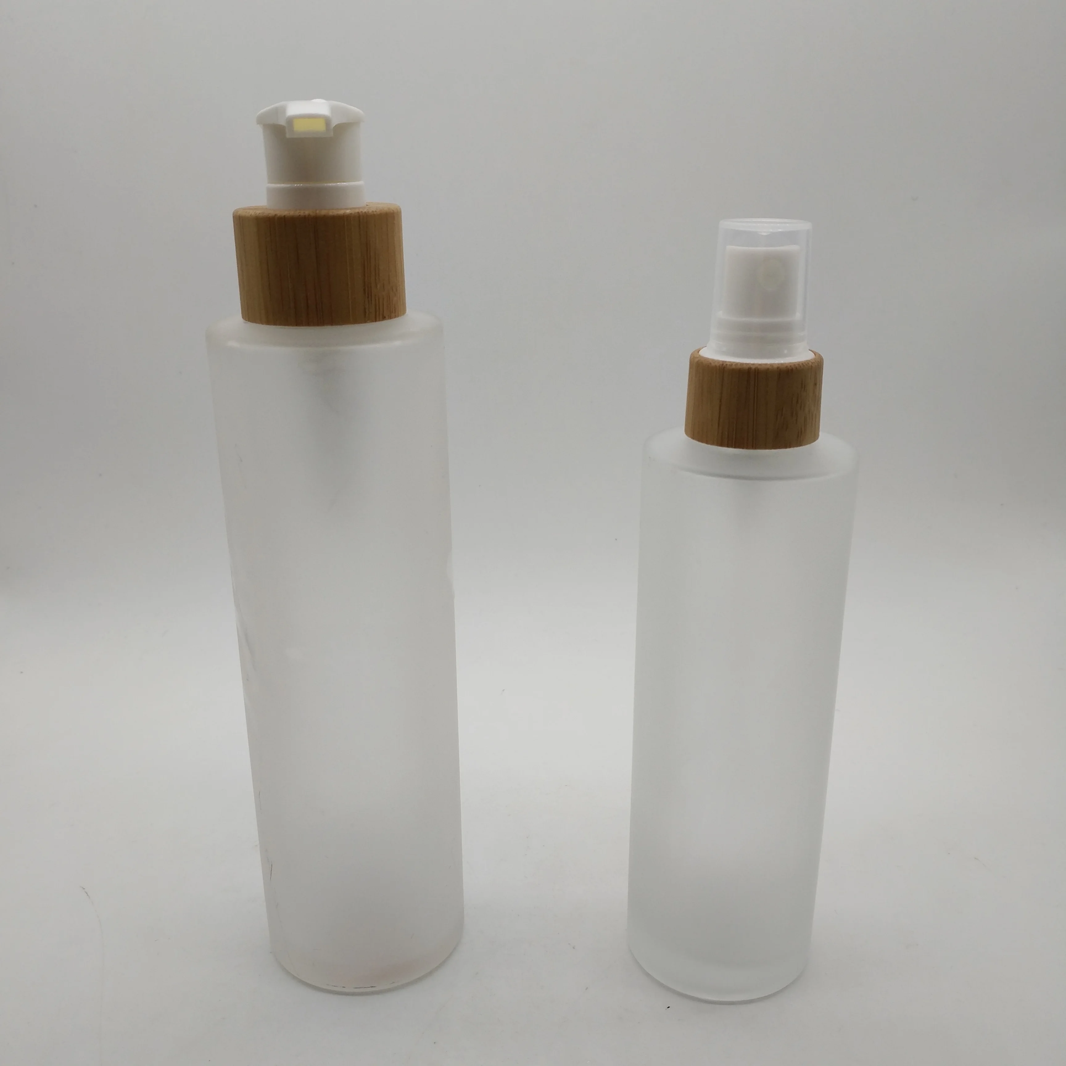  New design 30ml 50ml 100ml skincare frosted serum cosmetic jar pump lid bamboo lotion