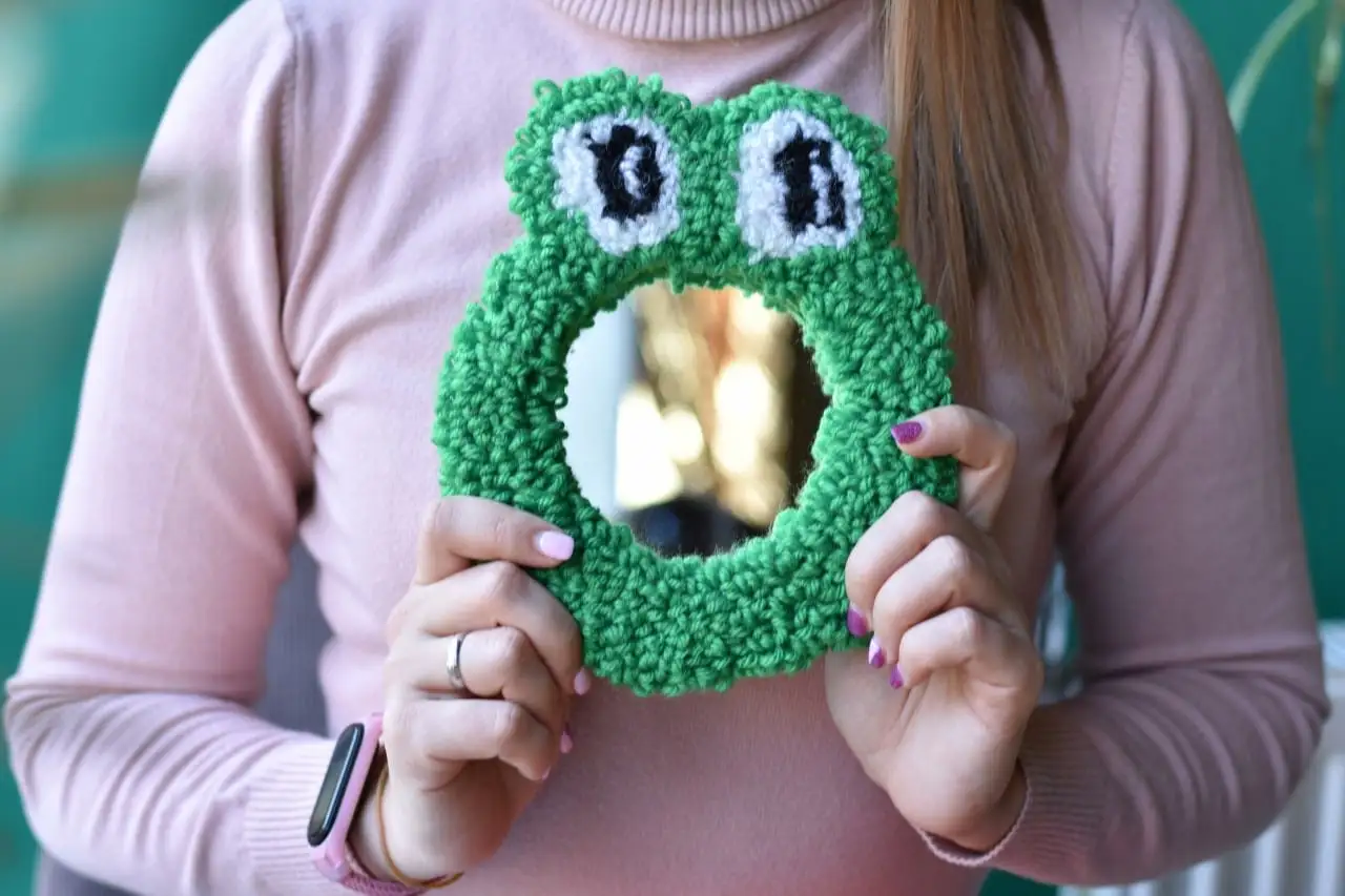 Modern small size custom decor mirror lovely animal decorative tufting acrylic mirrors for girl