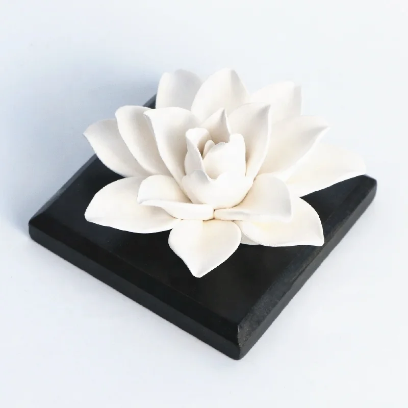 FinRu Hot Selling Ceramic Scented Stone Air Freshener Handmade Lotus Shape Home Office Porcelain Aroma Fragrance Diffuser