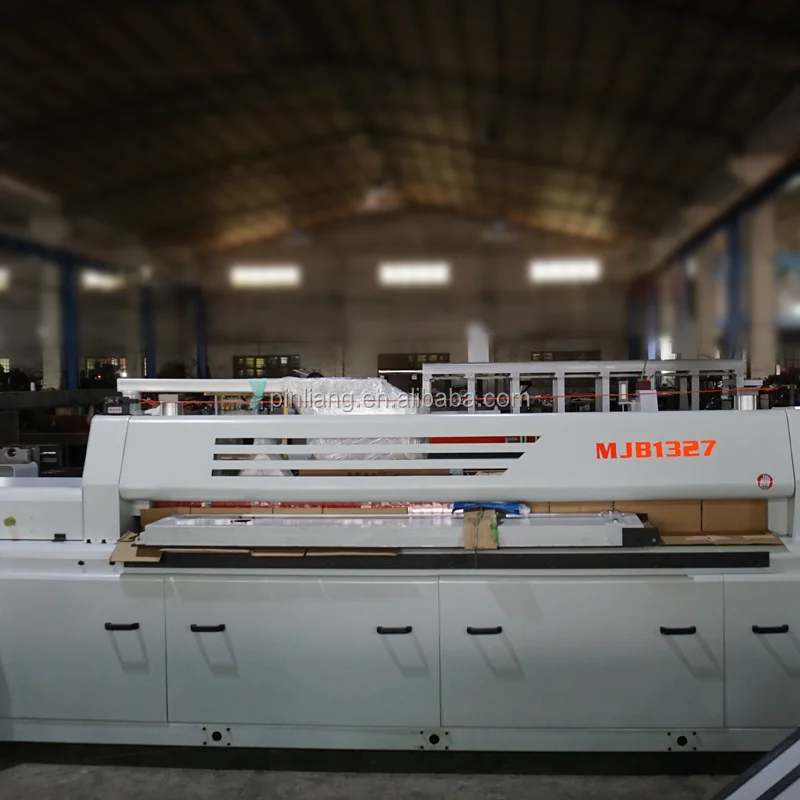 With Years of Experience Woodworking Machinery MJ1327 High Precision Automatic Horizontal Electronical Panel Saw